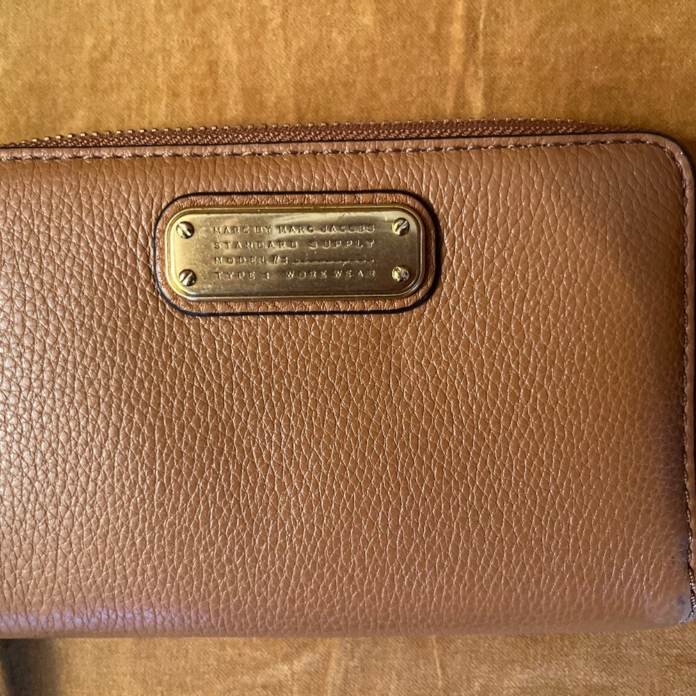 Marc Jacobs Pebble Leather Wallet - Beige/Tan color